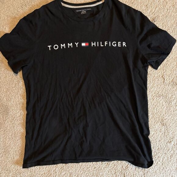 Tommy-hilfiger Men's Black T-shirt - Picture 1 of 3